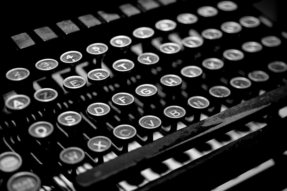 Free antique typewriter image, public domain machine CC0 photo.