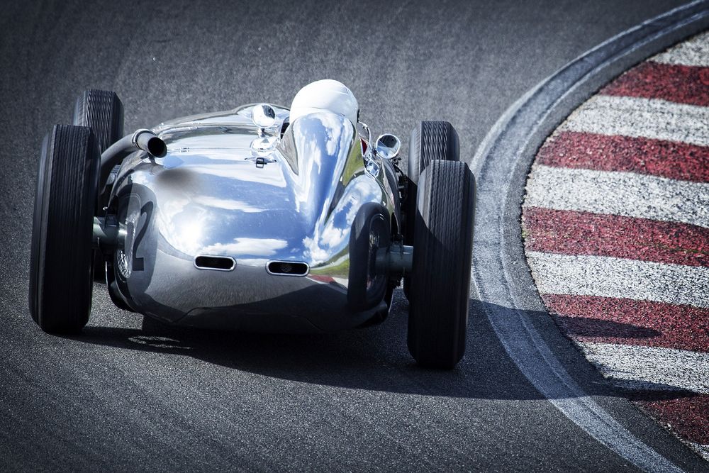 Racing kart, sports car, photo, free public domain CC0 image.