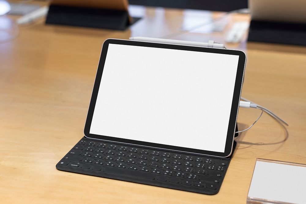 Tablet screen mockup and keyboard product showcase psd