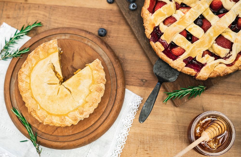 Homemade mixed berry pie food photography recipe idea