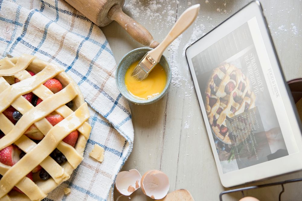 Mixed berries pie food photography recipe idea