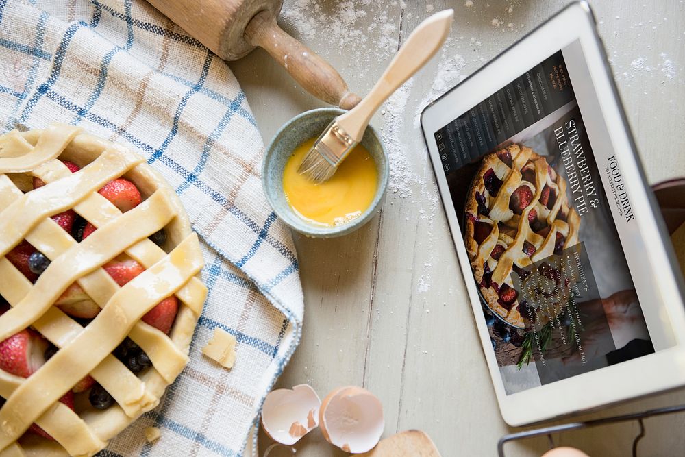 Mixed berries pie food photography recipe idea