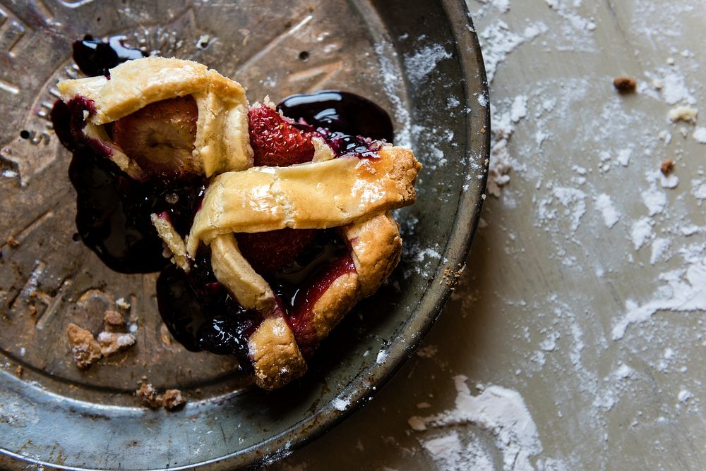 Homemade mixed berry pie food photography recipe idea