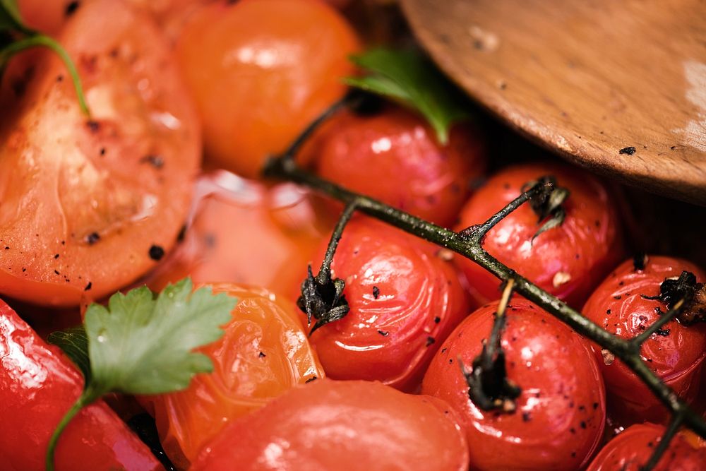Fresh tomato sauce food photography recipe idea