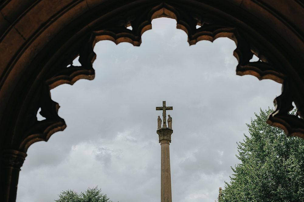 Pillar with Jesus on the cross