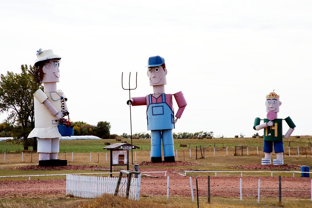 The Tin Family, Enchanted Highway, Regent, North Dakota (2005) by Carol M. Highsmith. Original image from Library of…