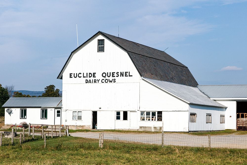 The Euclide Quesil "dairy cow barn" outside Middlebury, Vermont. Original image from Carol M. Highsmith&rsquo;s America…