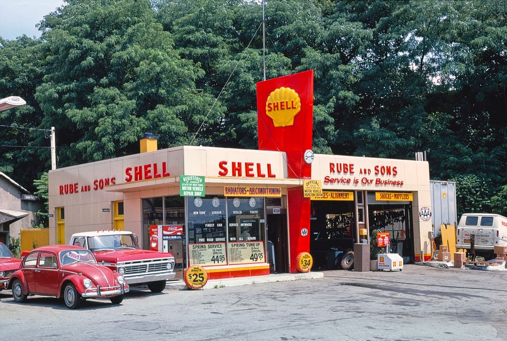 Rube & Sons Shell gas station, front view, Route 9, Kingston, New York (1976) photography in high resolution by John…