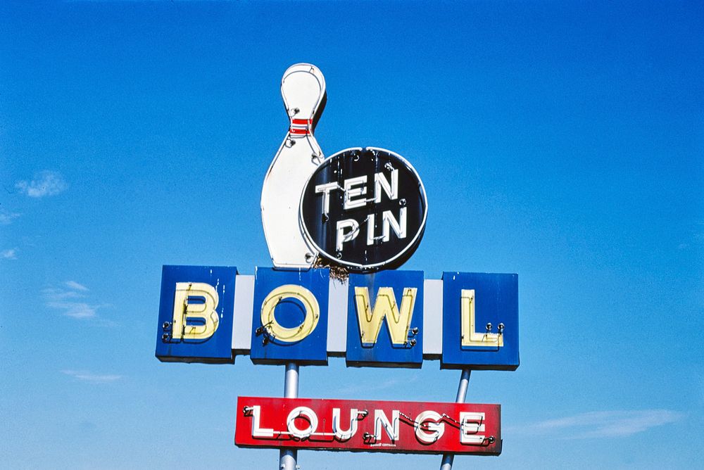 Ten Pin Bowl sign, Route 127, Carlyle, Illinois (1988) photography in high resolution by John Margolies. Original from the…