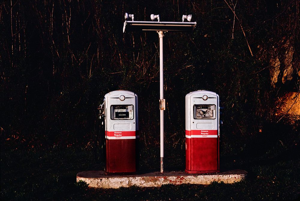 Amoco gas pumps, Lexington, Virginia (1982) photography in high resolution by John Margolies. Original from the Library of…