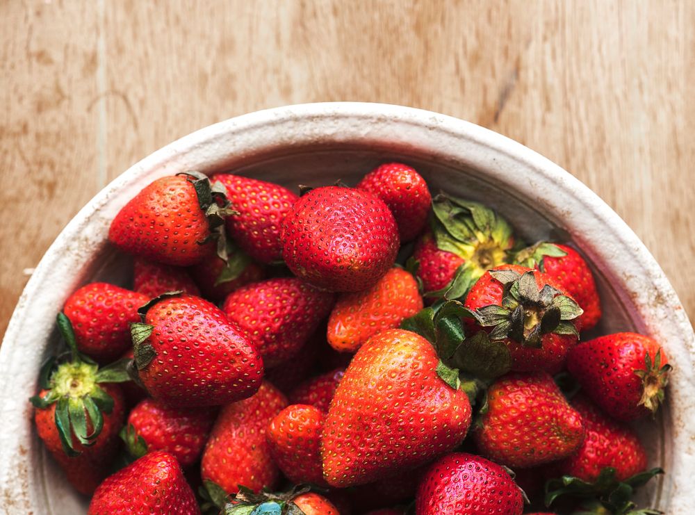 Fresh sweet strawberries in a bowl
