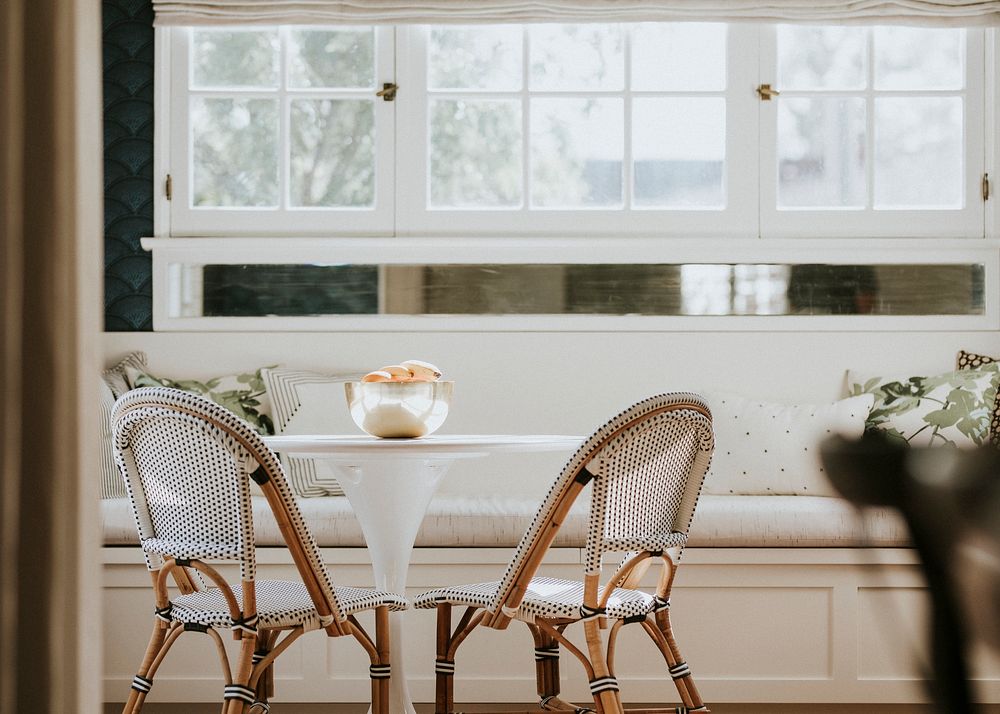 Bright white dinette house decor