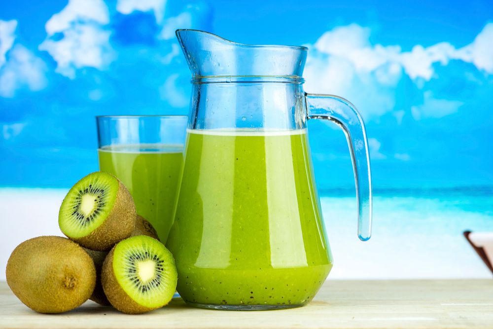 Healthy kiwi juice summer recipe