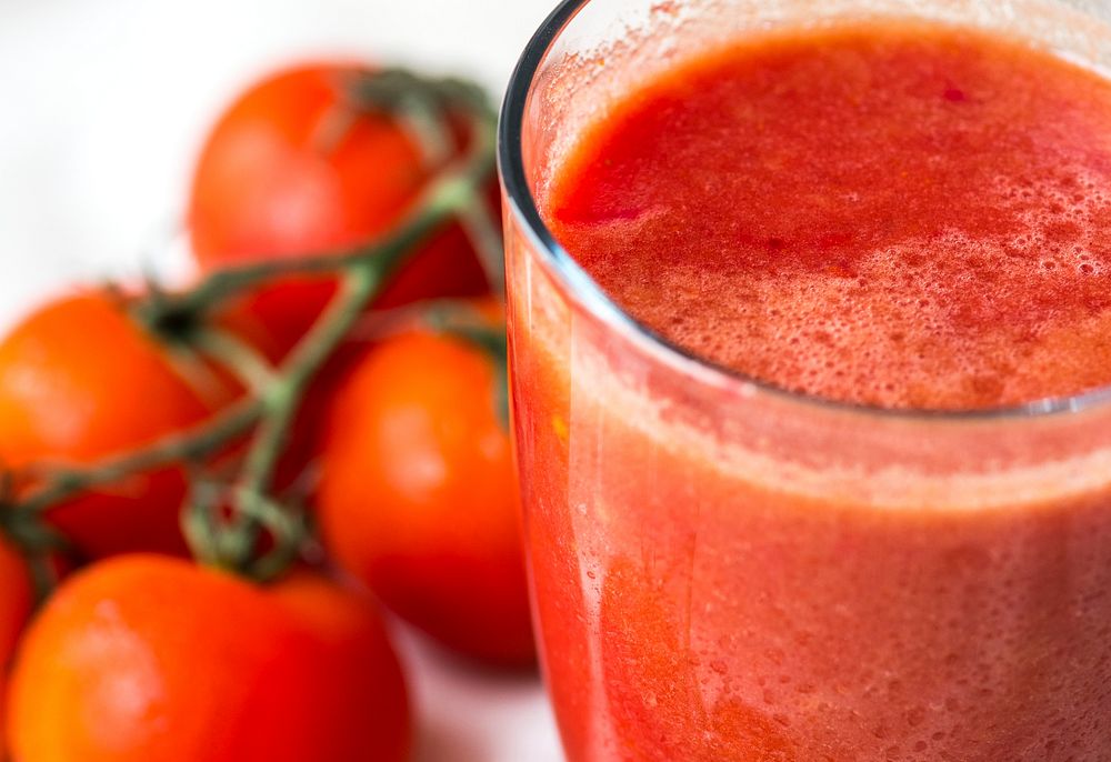 Fresh tomato juice macro shot