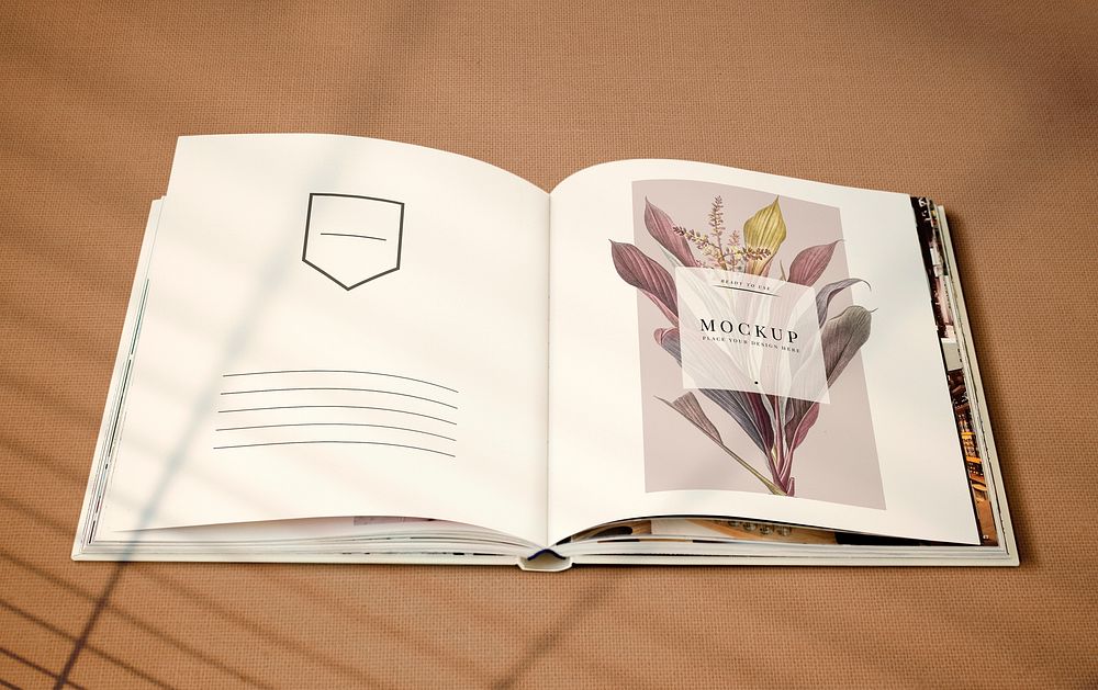 Floral magazine mockup with blank space psd