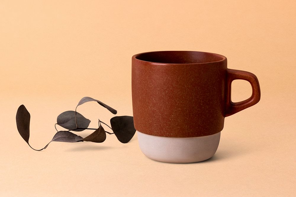 Minimal ceramic mug mockup psd in brown