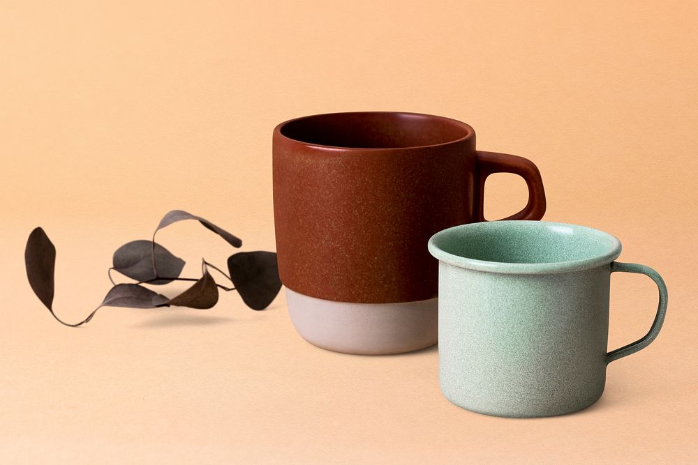 Minimal ceramic mug mockup psd in brown