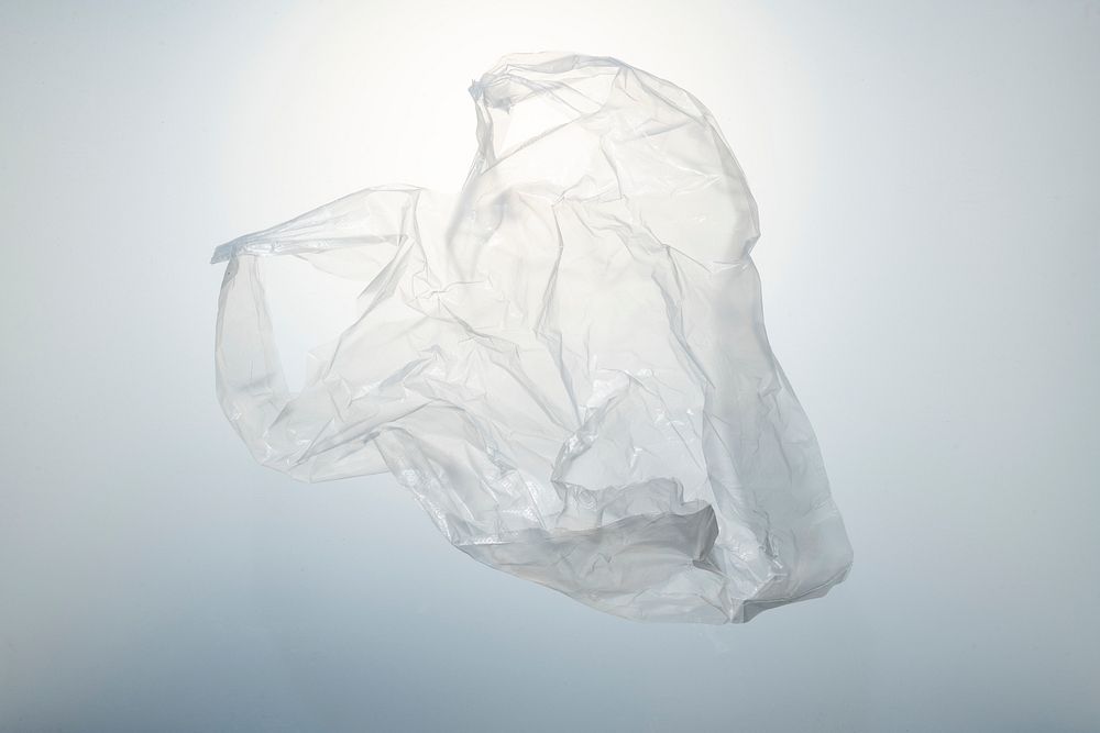 Single-use plastic bag pollution 