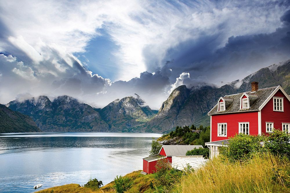 Free Norwegian house near lake image, public domain shelter CC0 photo.