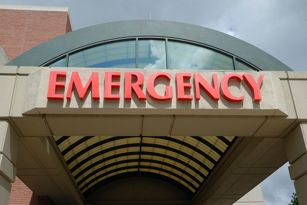 Free emergency sign at hospital image, public domain CC0 photo.
