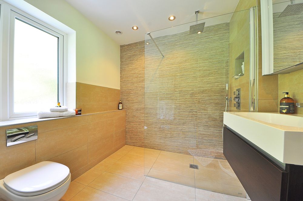 Free minimalistic bathroom design image, public domain interior design CC0 photo.