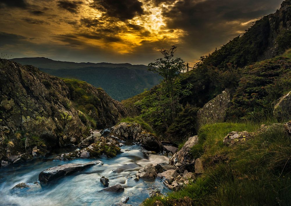 Mountain range panoramic landscape photo, free public domain CC0 image.