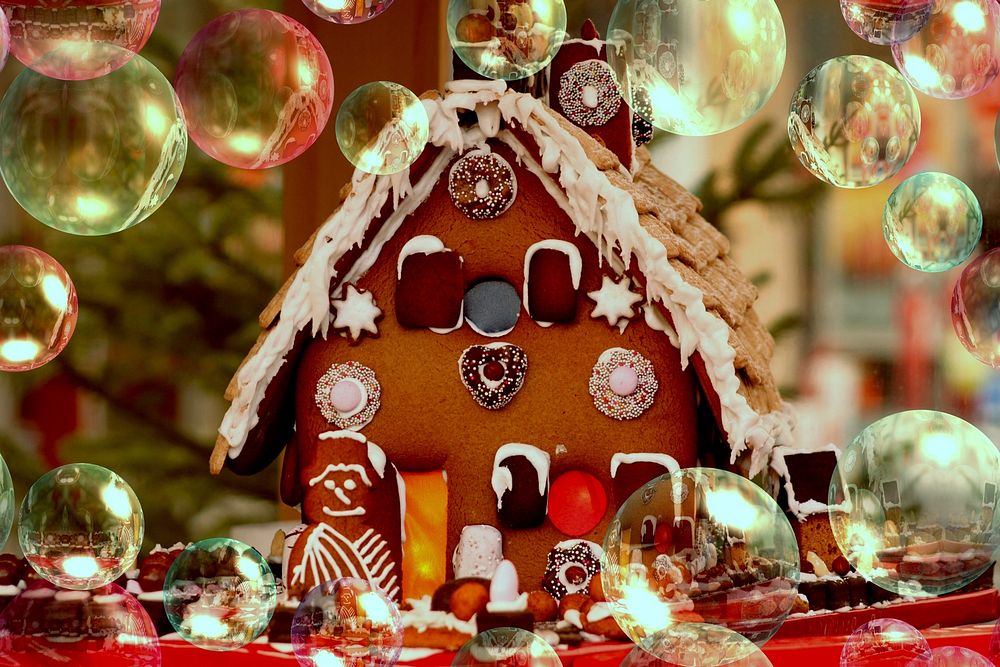 Free gingerbread house image, public domain dessert CC0 photo.