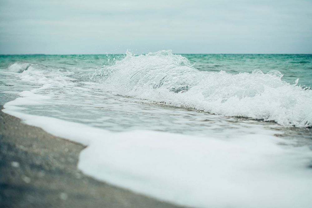 Ocean waves crashing shoreline, blue sea photo, free public domain CC0 image.