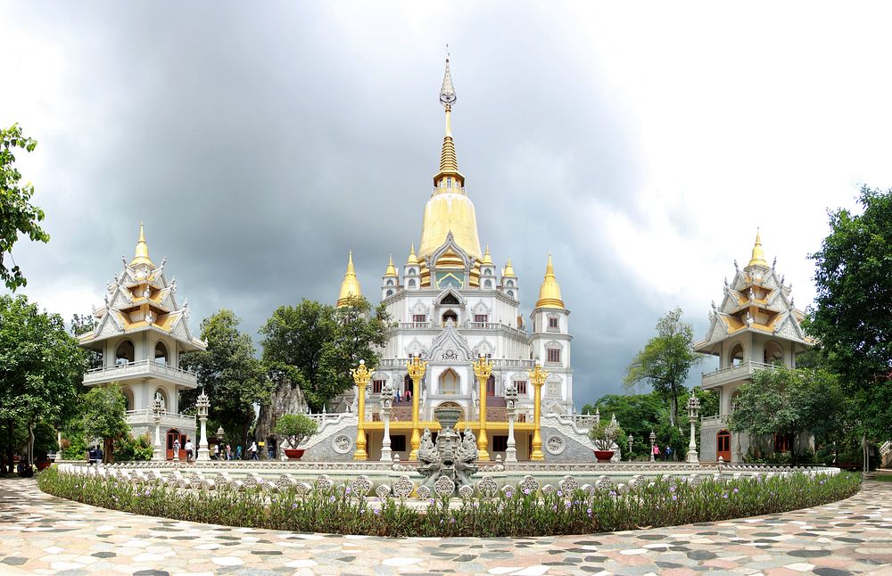 Free Buu Long Pagoda, Vietnam image, public domain tourism CC0 photo.