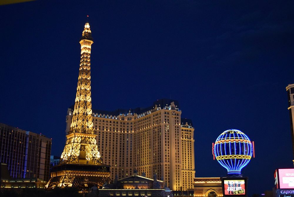 Las Vegas Strip Images  Free Photos, PNG Stickers, Wallpapers &  Backgrounds - rawpixel