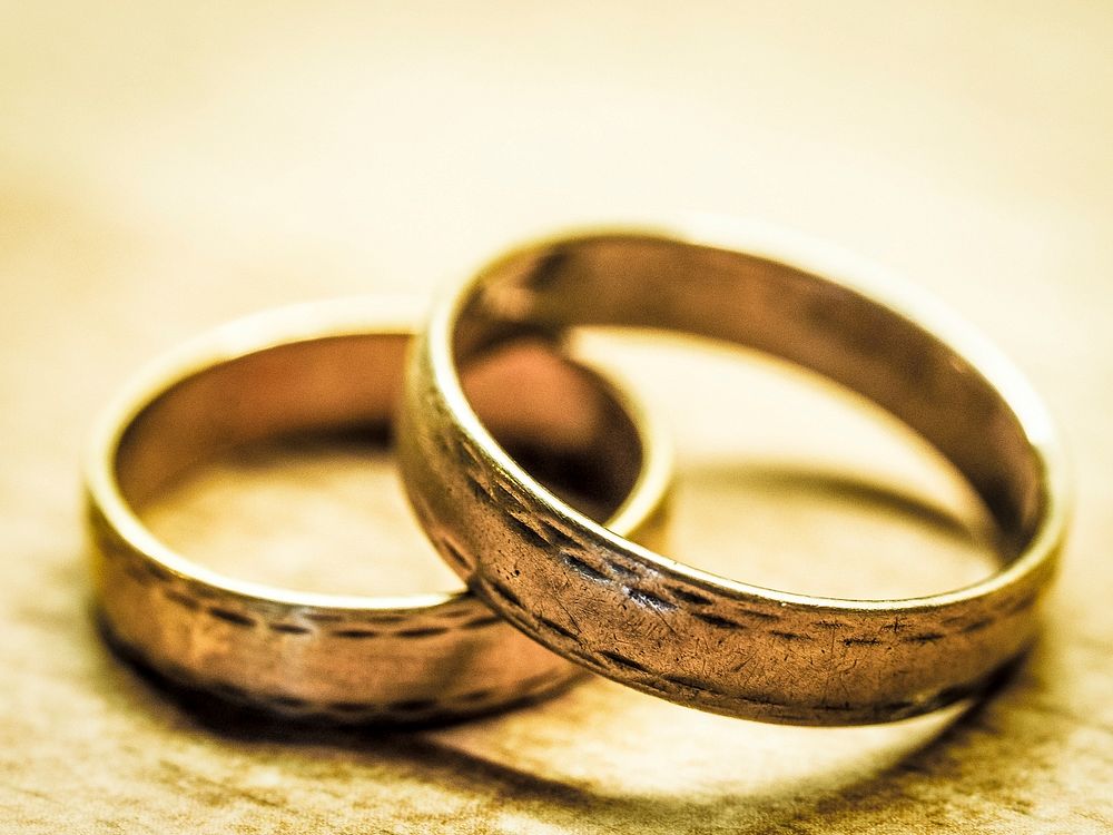 Free wedding rings public domain CC0.