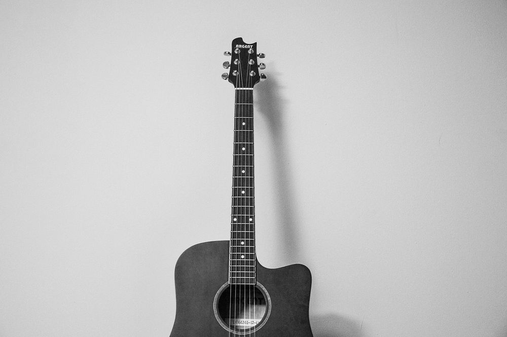 Free acoustic guitar image, public domain CC0 photo.