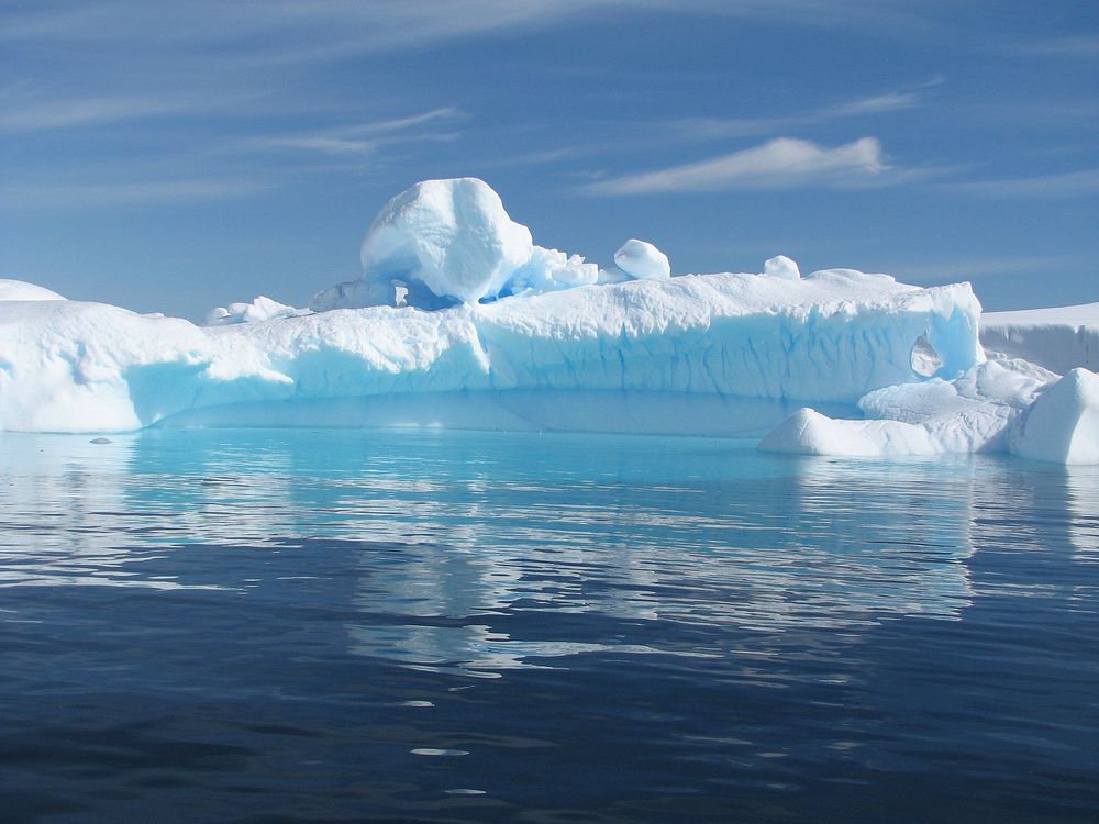 Glacier lake scenery, frozen iceberg photo, free public domain CC0 image.