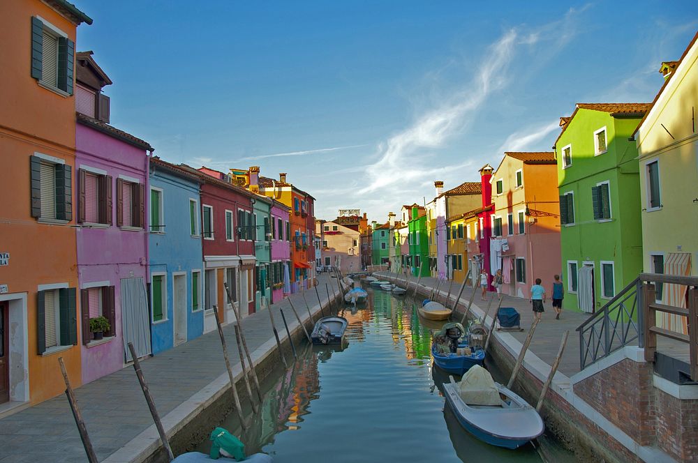 Free Case colorate Burano in Venice, Italy image, public domain CC0 photo.