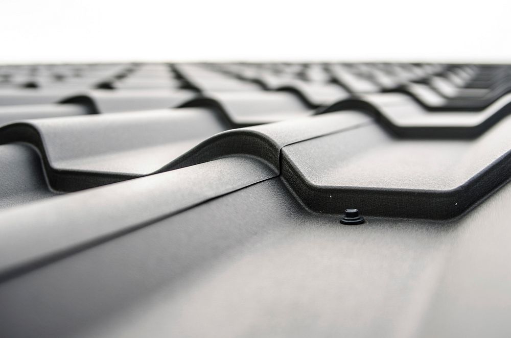 Black and white roof closeup, free public domain CC0 photo