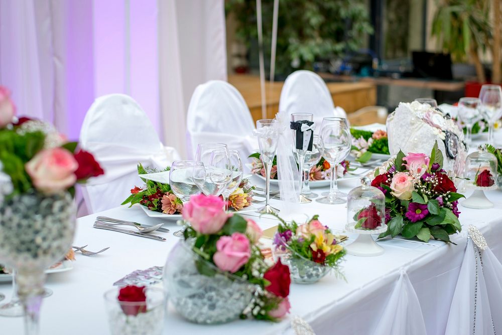 Decorated wedding reception table, free public domain CC0 image.
