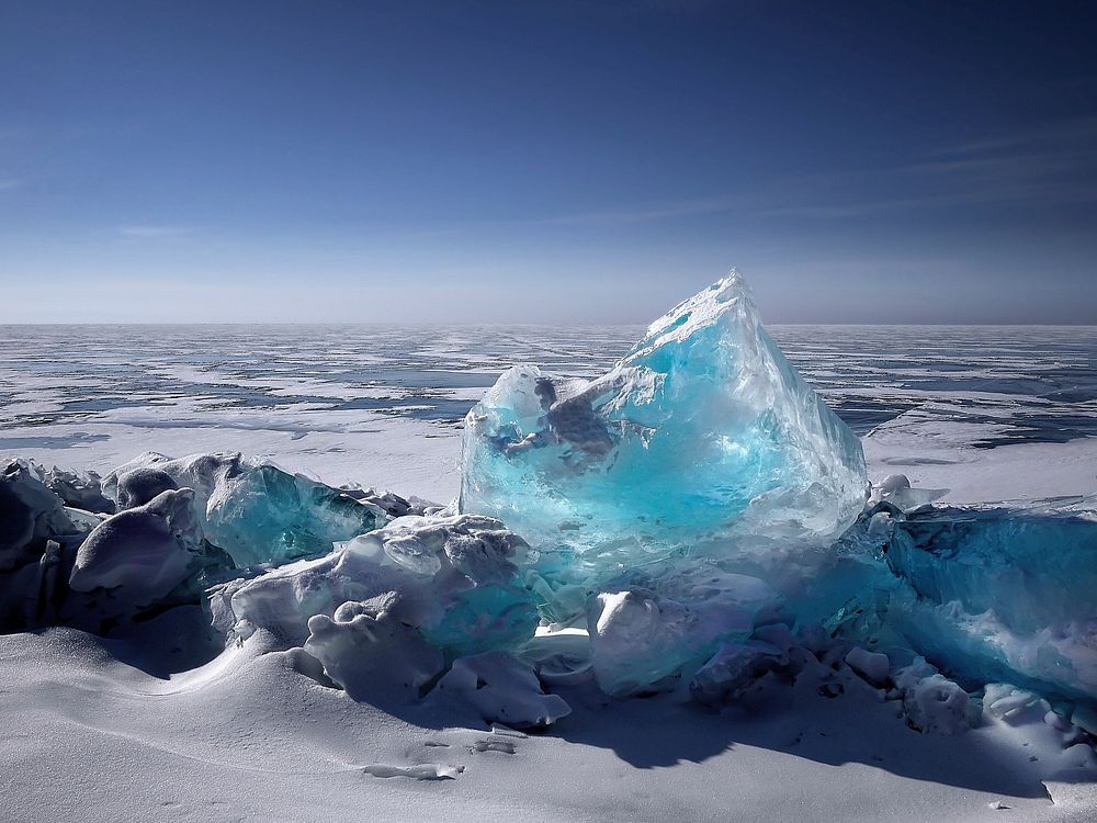 Glacier lake scenery, frozen iceberg photo, free public domain CC0 image.