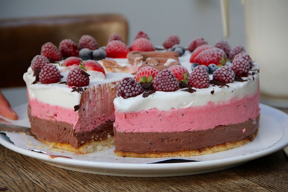Free raspberry ice-cream cake image, public domain CC0 photo.