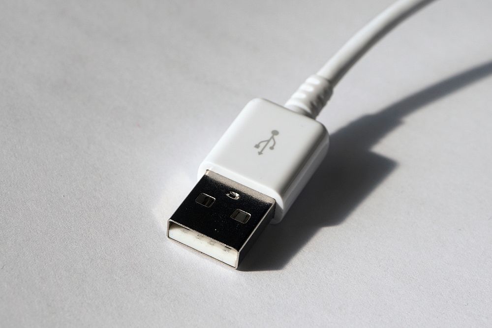 Free USB cable electronic accessory image, public domain CC0 photo.
