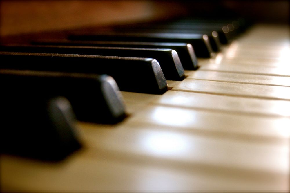 Free piano image, public domain musical instrument CC0 photo.