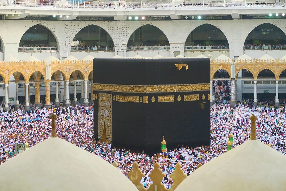 Islam religion kabba ceremony crowd photo, free public domain CC0 image.