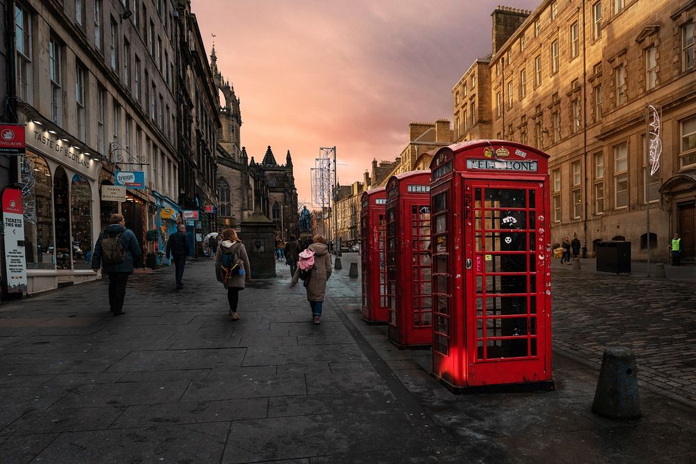 Free red telephone box in England image, public domain CC0 photo.