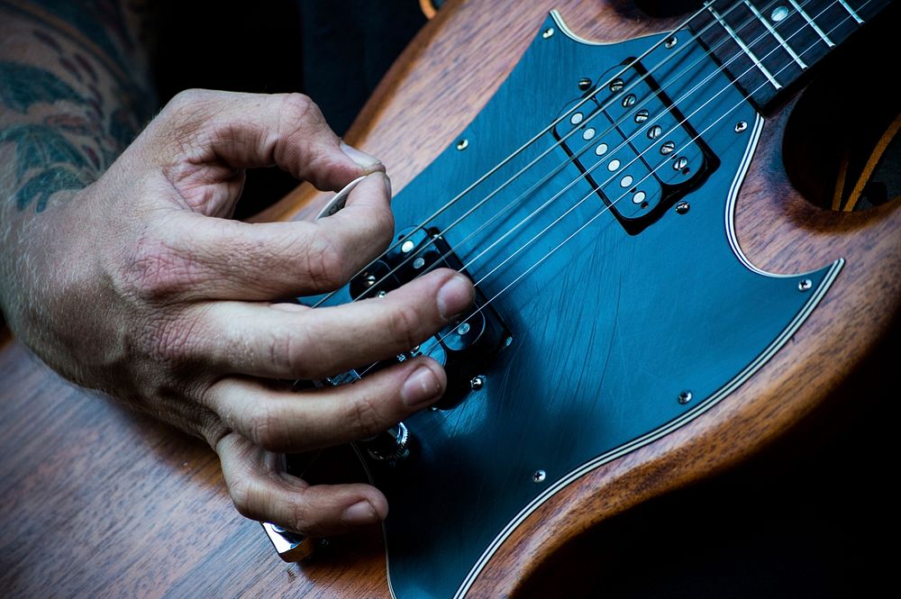 Free electronic guitar image, public domain musical instrument CC0 photo.