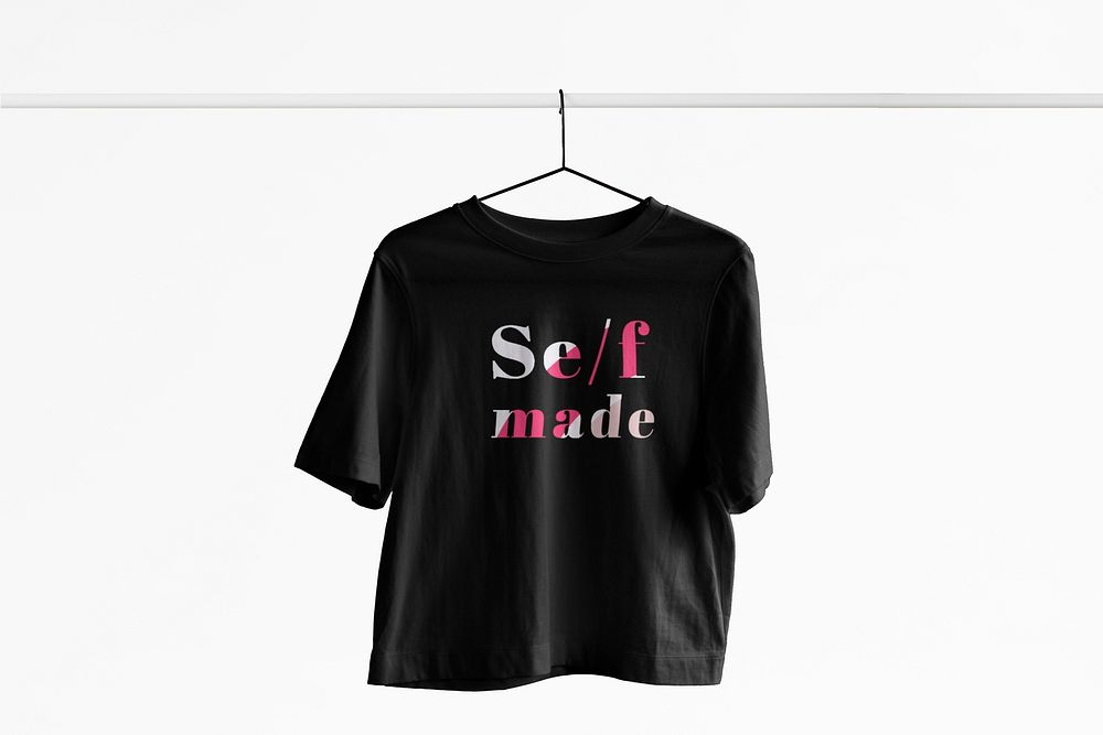 Women&rsquo;s t-shirt mockup, casual fashion in black psd
