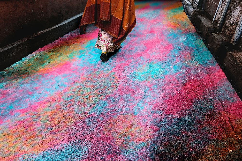 Colorful floor mockup, Holi celebration, concrete texture in alley design psd