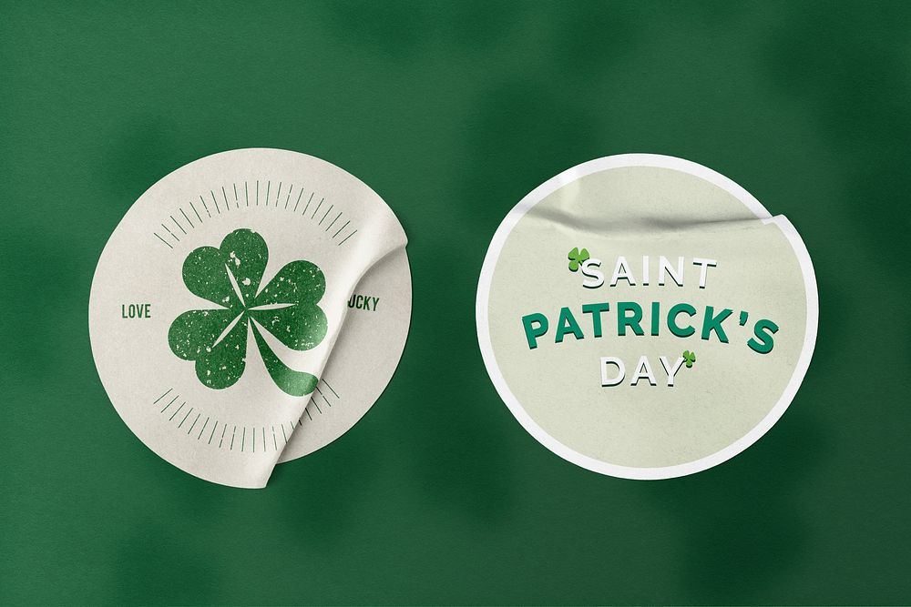 Round crumpled sticker mockup, St. Patrick&rsquo;s Day design psd
