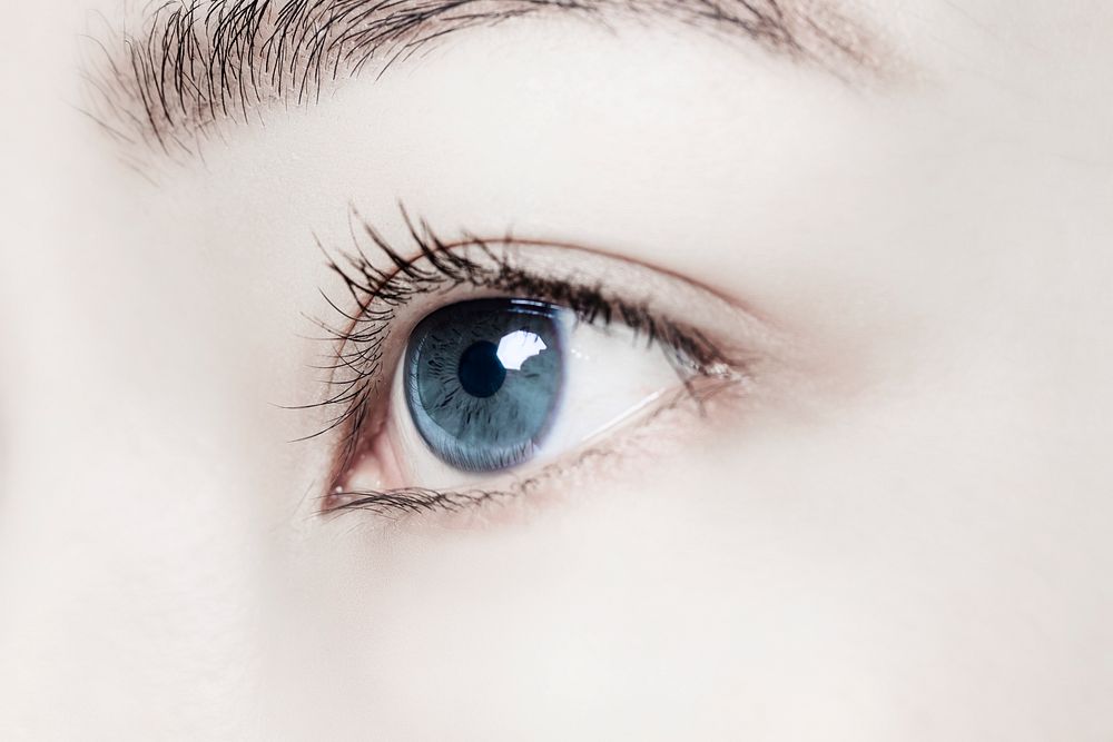 Woman&rsquo;s eye with smart contact lens