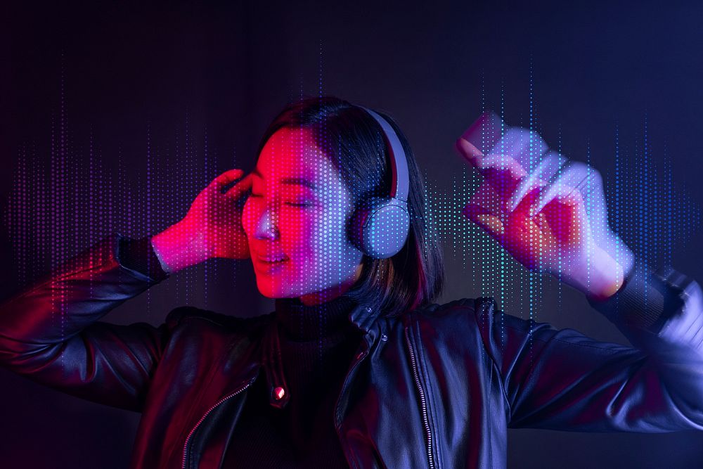 Woman wearing wireless headphones psd mockup listen to music