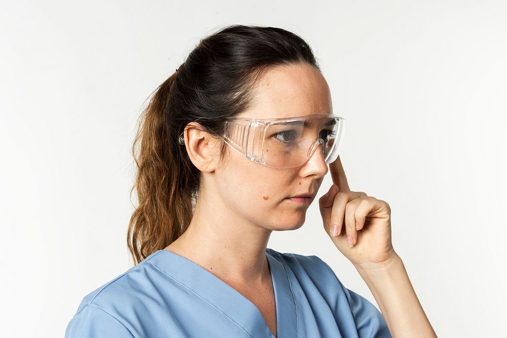 Transparent glasses mockup psd with female doctor