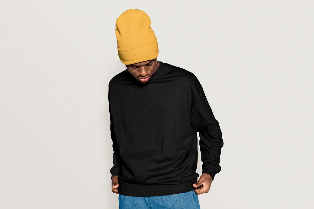 Crewneck sweater mockup, men's fashion & apparel psd